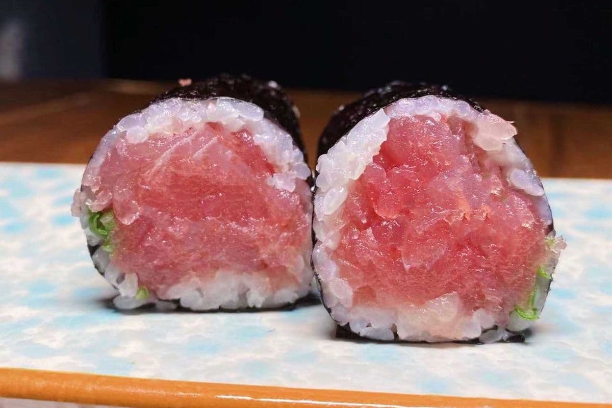 Tuna Roll (6 pcs)