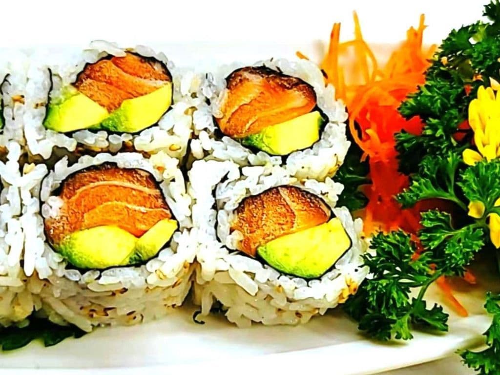 Salmon Avocado MAKI