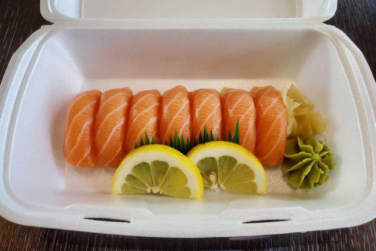 4-2. Salmon Sushi (7pcs)