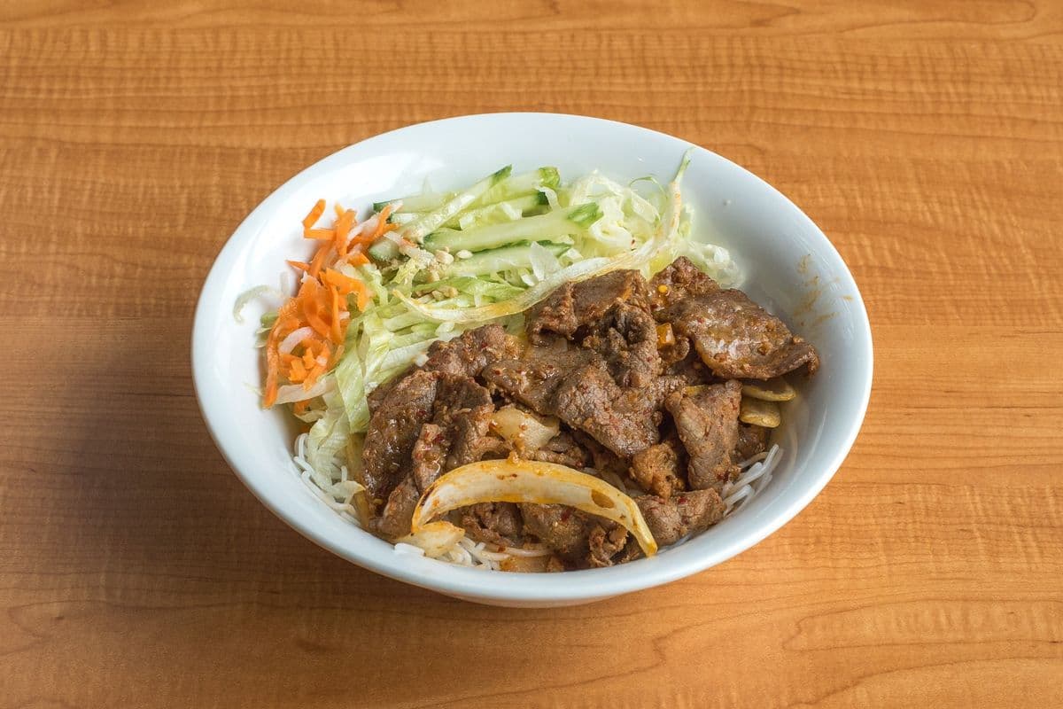 452. Stir-Fried Beef with Lemongrass and Hot Pepper on Vermicelli - Bun Bo Xao Xa Ot