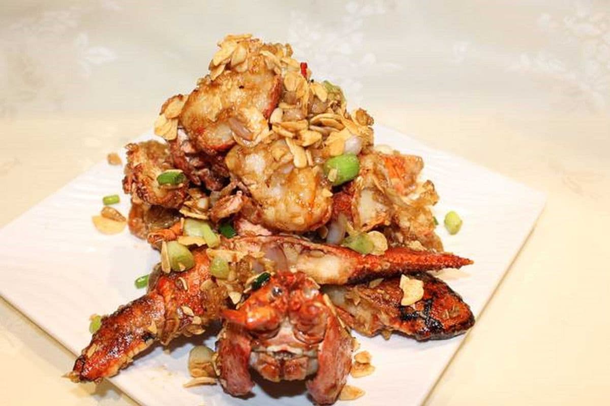 美极龙虾 Fried Lobster with Maggie Sauce