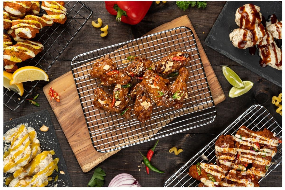 Signature Wings - Around The World