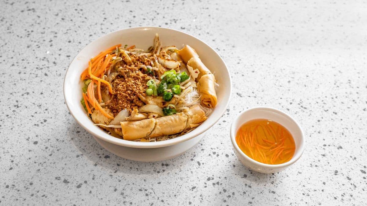 48. Stir Fried Chicken & Spring On Vermicelli