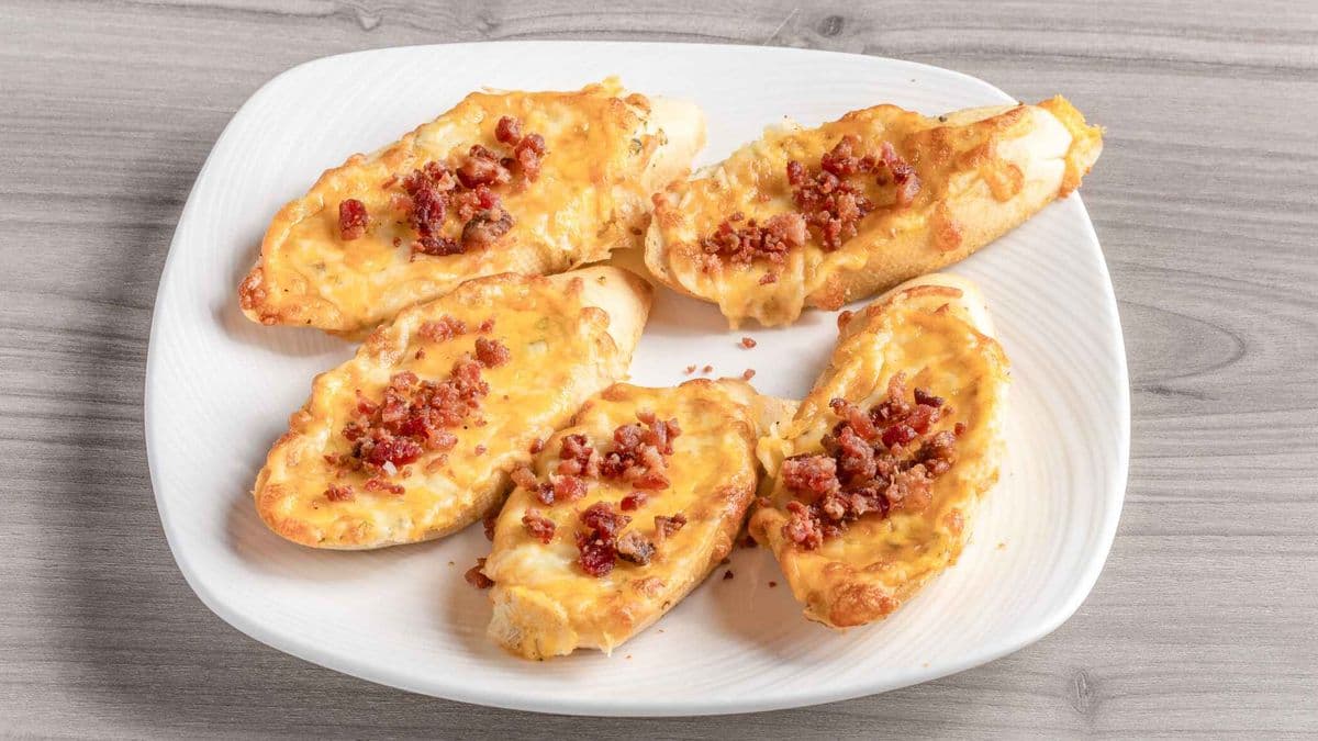 Garlic bread cheese & bacon