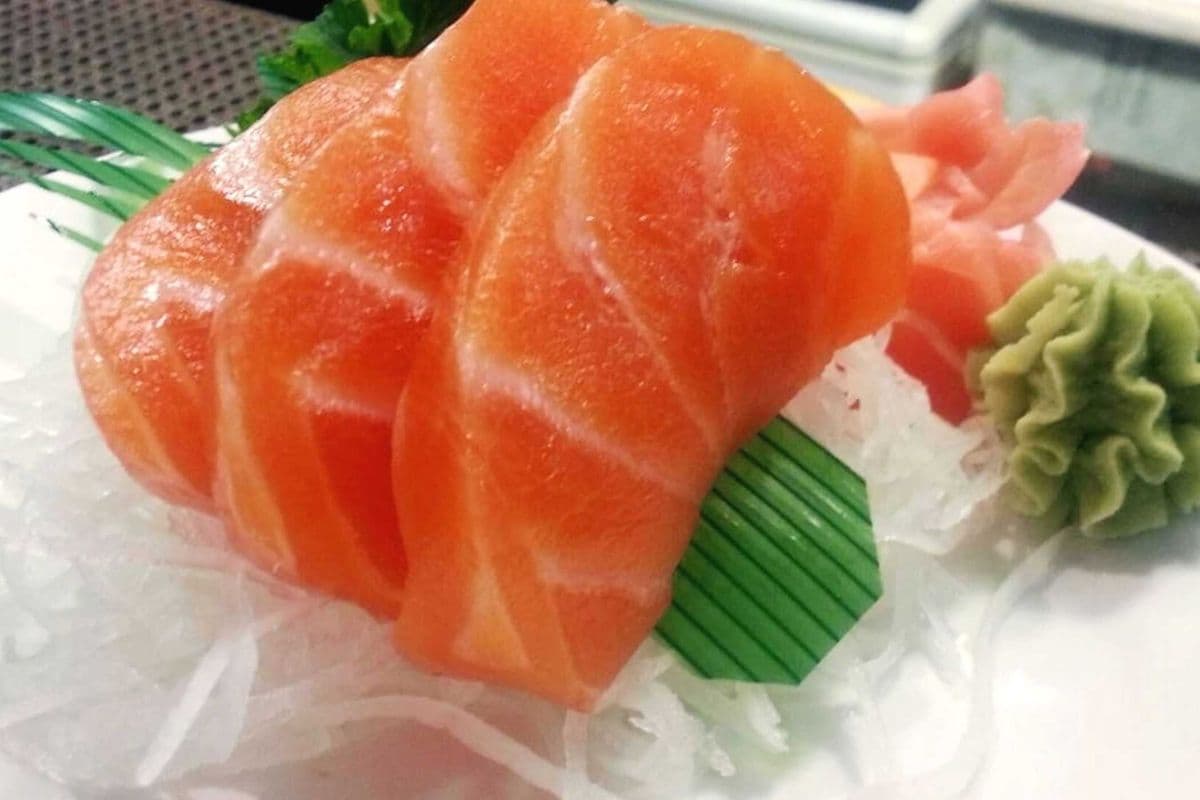 Salmon Sashimi (3 pcs)