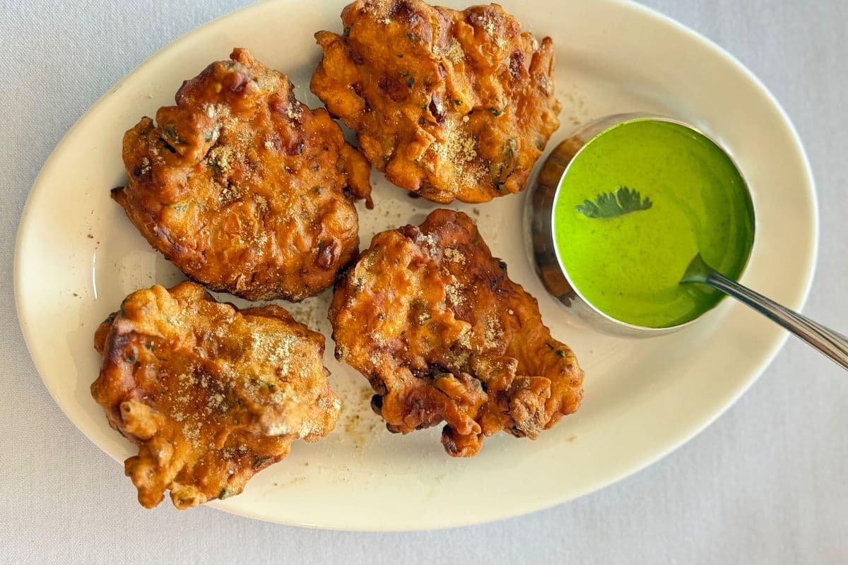 Vegetable Pakora or Onion Bhaji (4 Pcs)