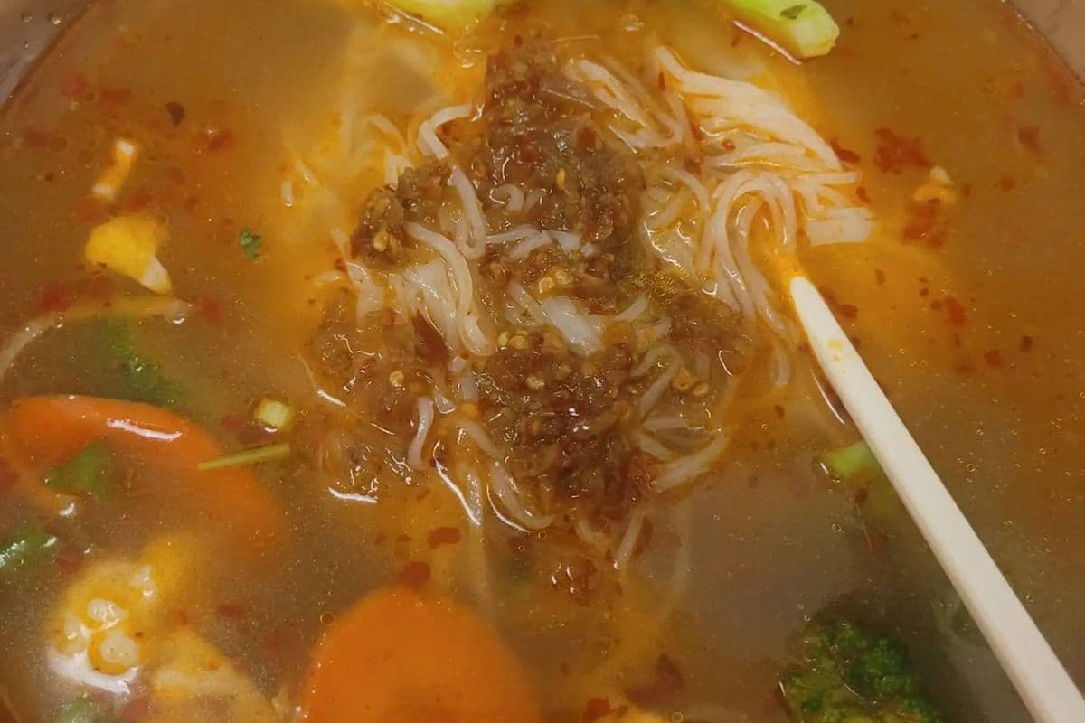P47B Satay Vegetable Noodle Soup (Beef Broth)