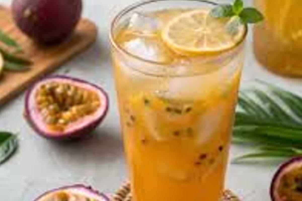 Iced Four Season Fruit Tea 冰四季水果绿茶 (20oz)