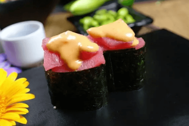 Spicy Tuna Sushi (2 Pieces)