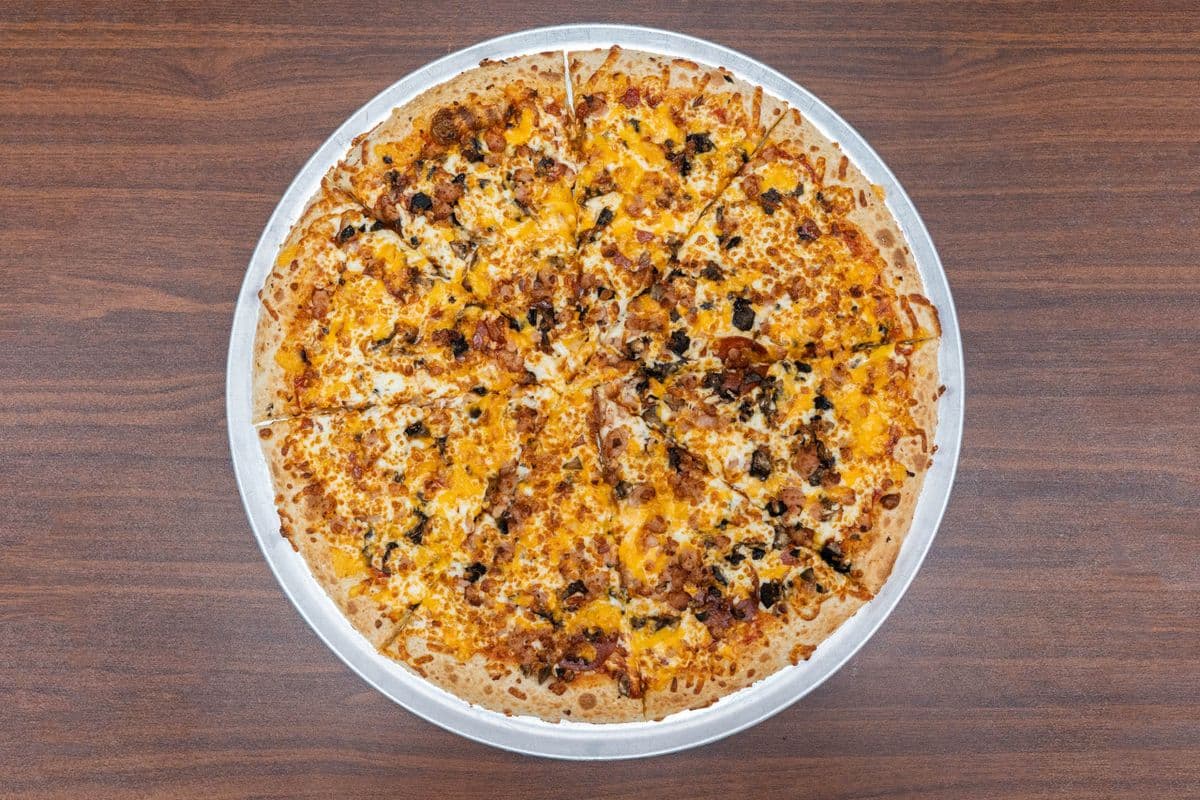 12" Medium The Canuck Pizza