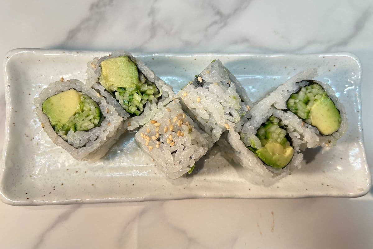 Avocado and Cucumber Roll (6 pcs)