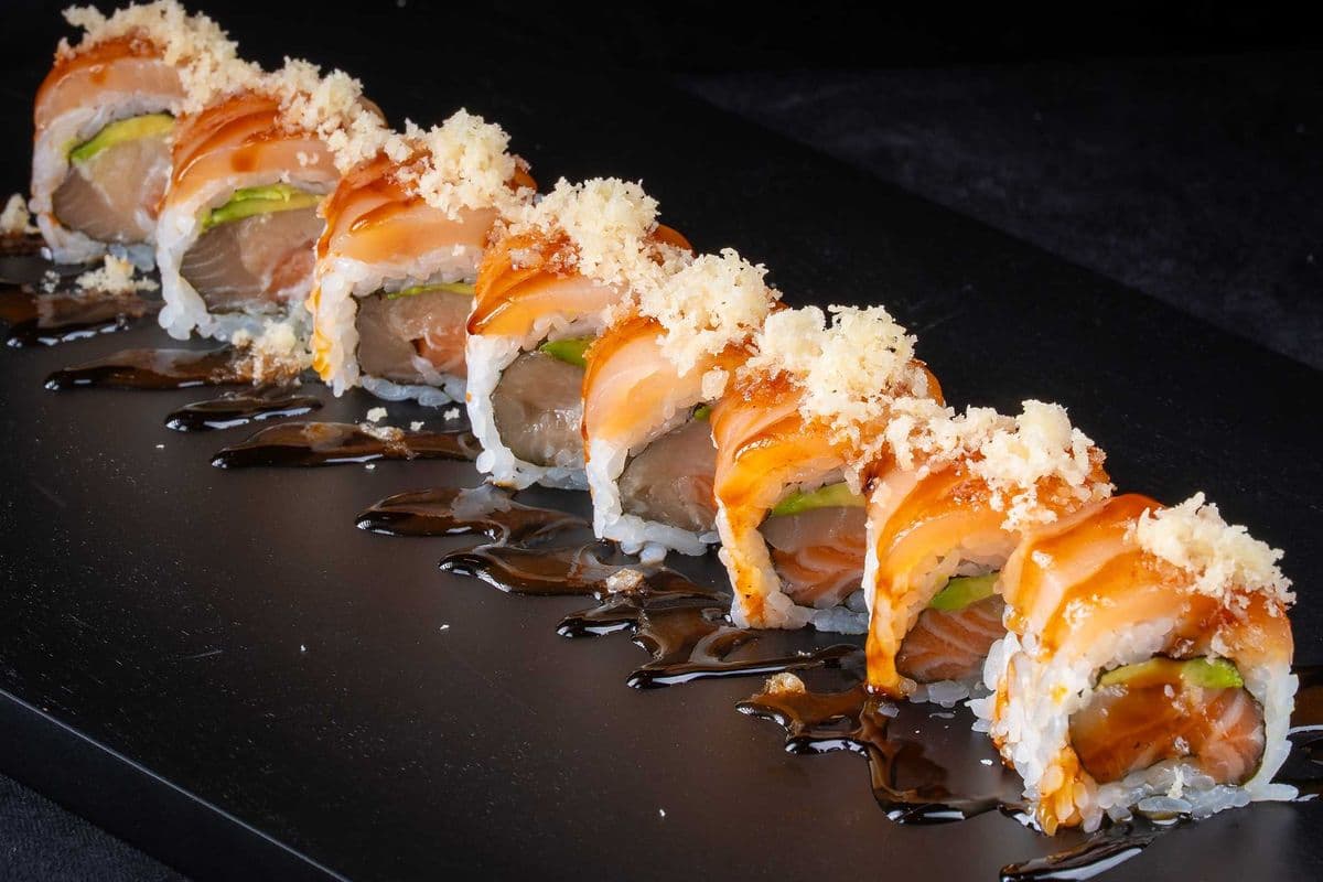6. Valentine's Roll - 8 pc