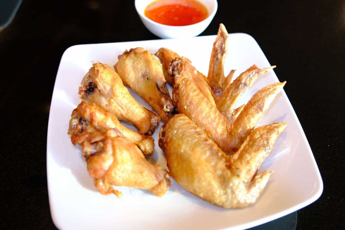 49. Deep-Fried Chicken Wings (8-10pcs)