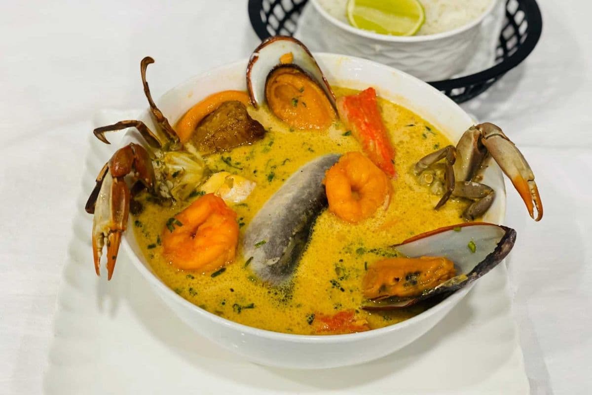 Seafood Soup / Sopa de Marisco