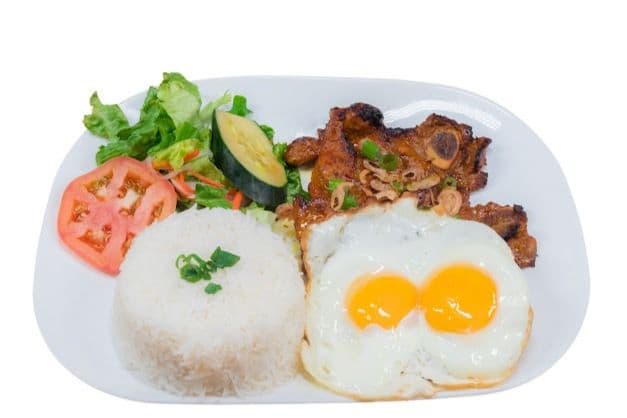 R10.Grilled Pork Ribs & Fired Egg on Rice-燒豬排用香茅同炒飯醃製-Cơm Sườn Nướng Trứng Ốp La