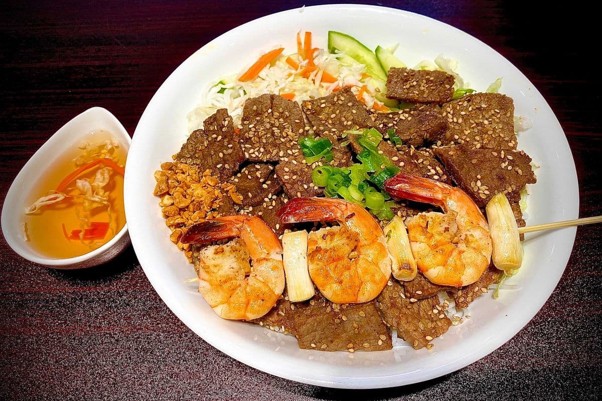 52. Grilled Beef and Grilled Prawn on Rice Vermicelli - Bun Bo Nuong Va Tom Nuong