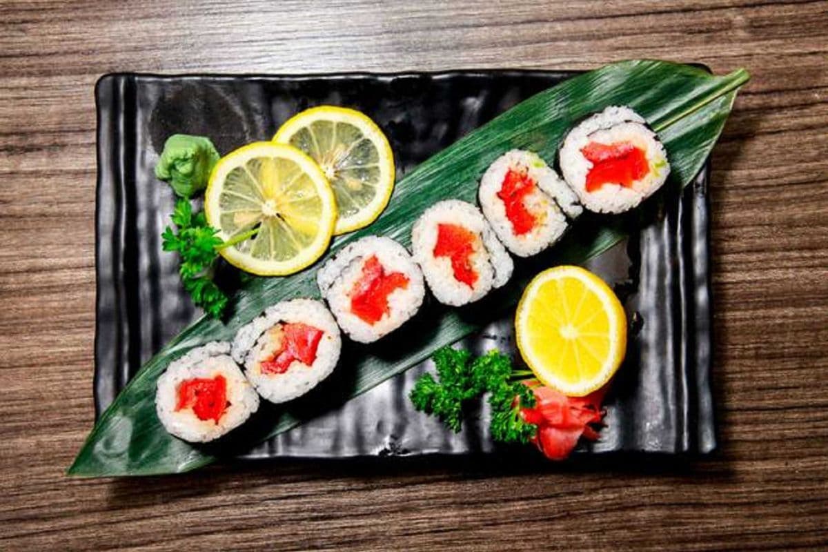 Roasted Red Pepper Roll (6 pcs)