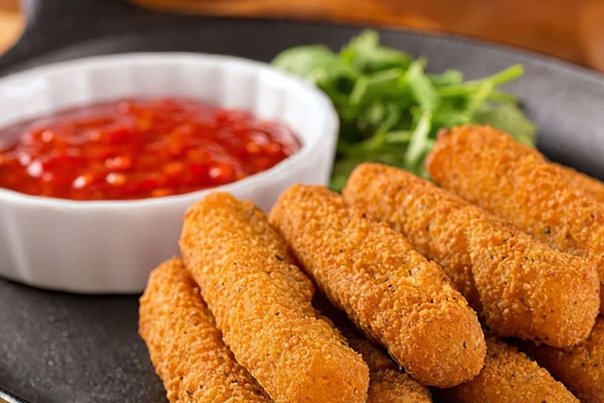 Mozzarella Sticks (5 pcs)