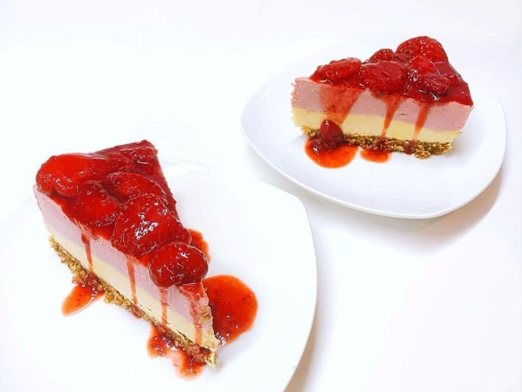 Strawberry CheezeCake Slice