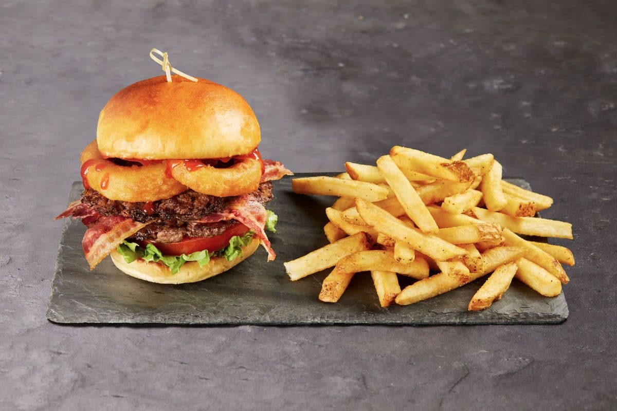 HAMBURGER AU BACON SAUCE BARBECUE / BBQ BACON BURGER