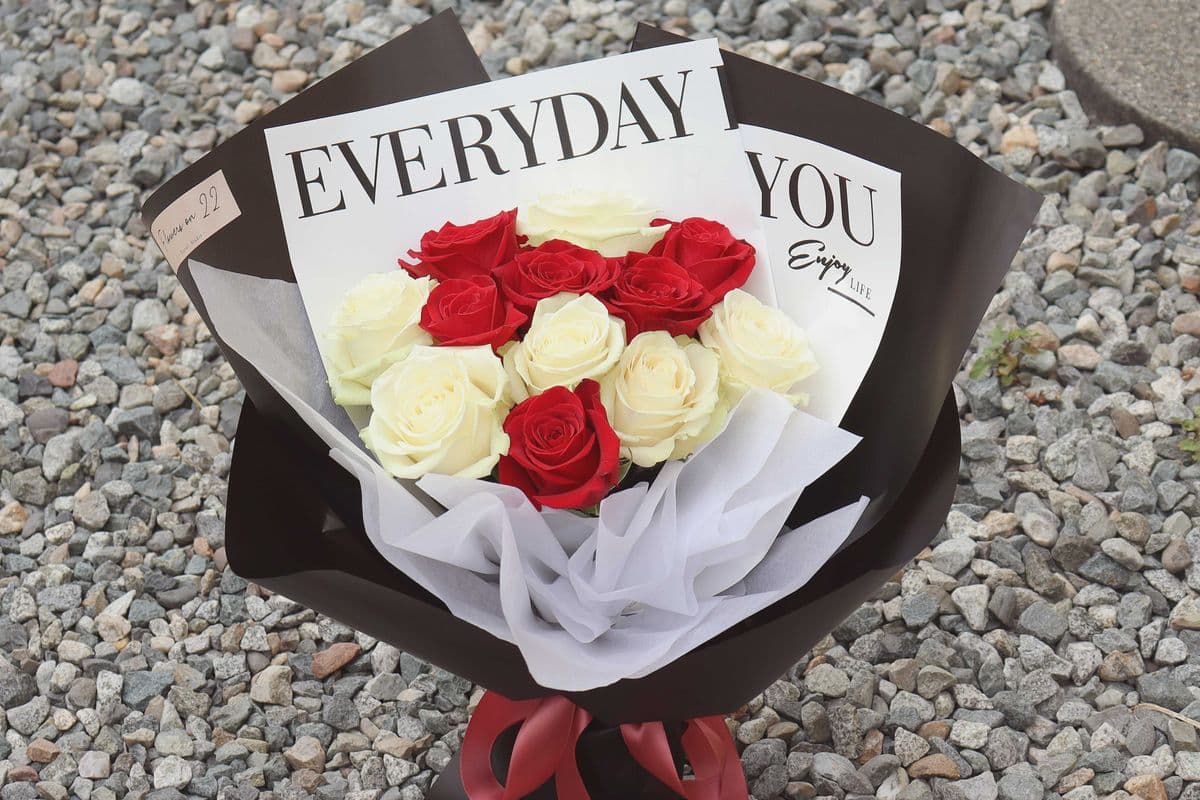 R20. Sincere Love (6 Red and 6 White)