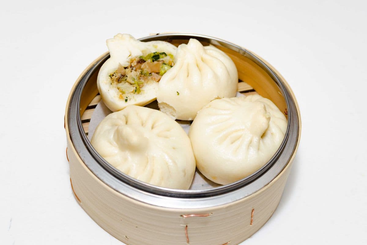 Vegetarian Steamed Bun (with Mushroom) 蒸素菜包