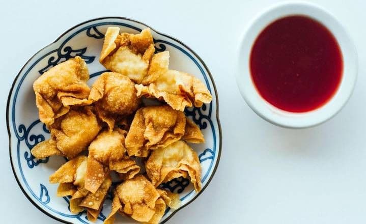 Fried Shrimp Wonton with Cherry Sauce (10) / Wonton Crevettes Frits à la Sauce Cerise (10)
