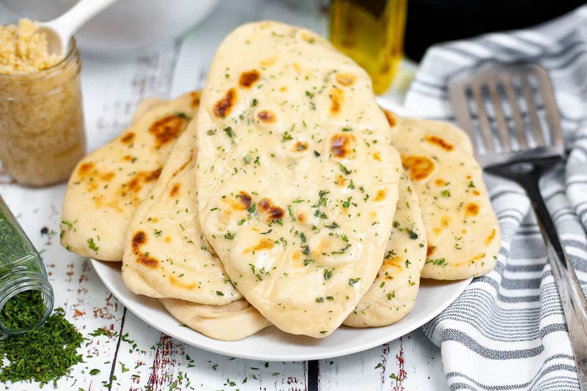 Garlic Naan / Naan à l'Ail