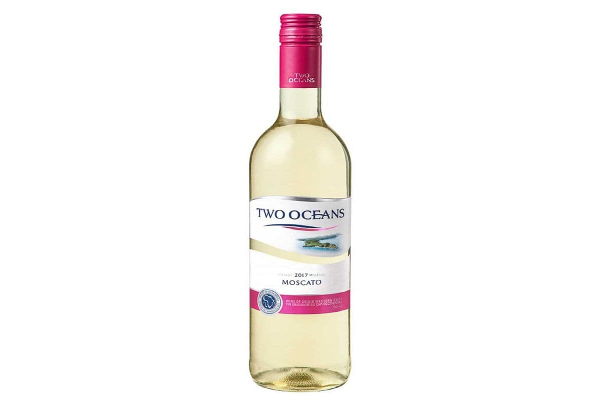 TWO OCEANS MOSCATO (1 x 750 ml)