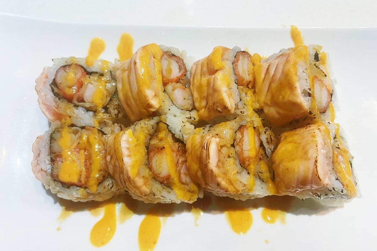 Sunrise Roll (8pcs)