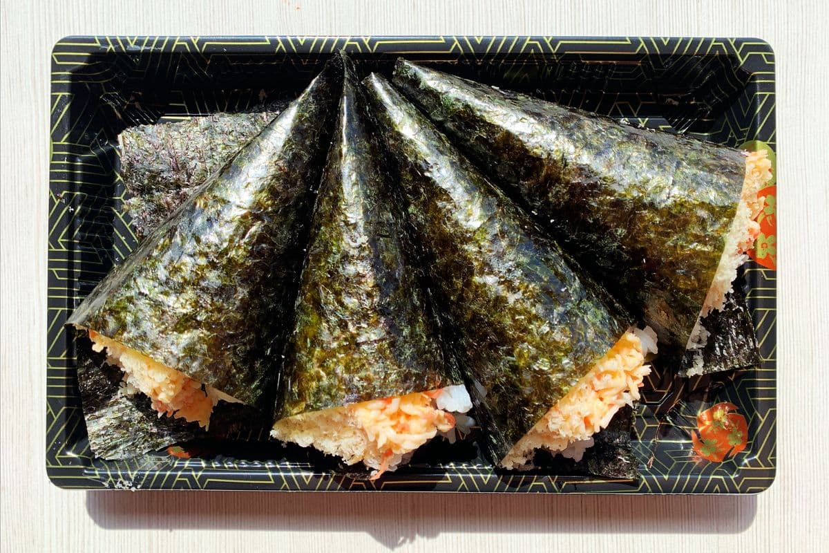 52H. Spicy Crab Meat Hand Roll (1pc)
