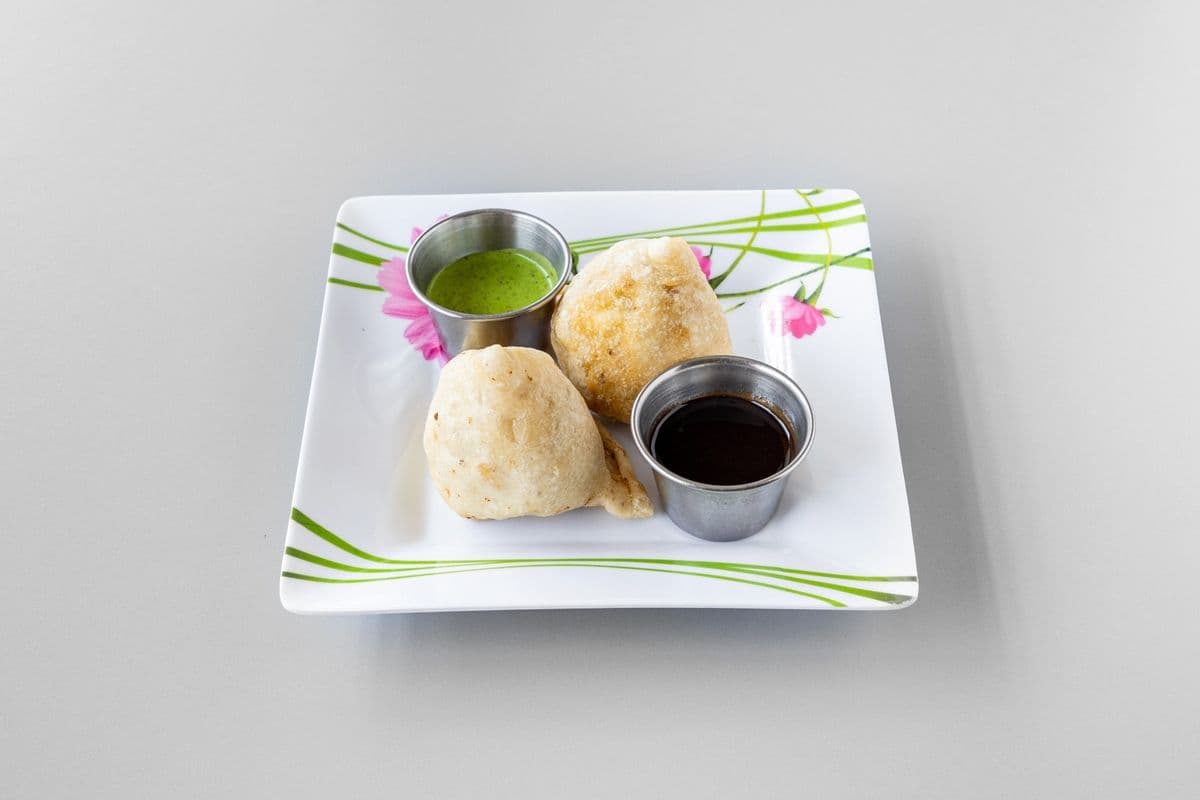 Large Beef Samosa (2 pcs)