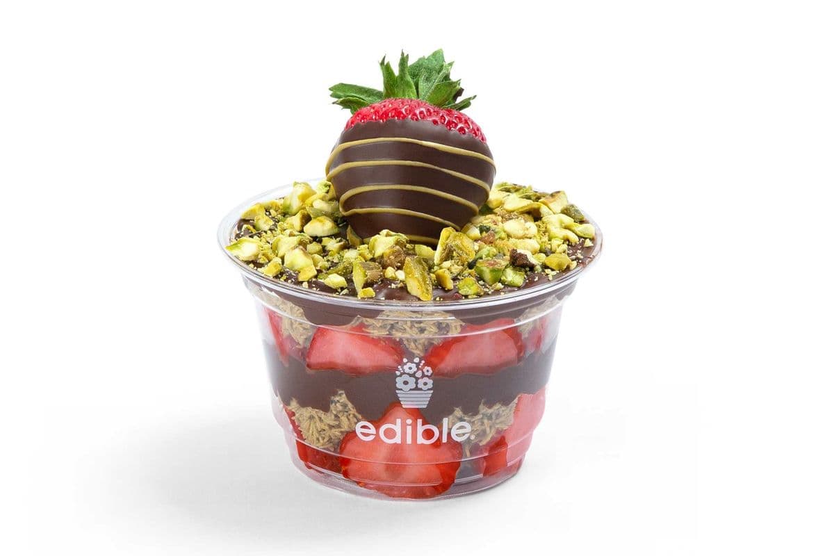 Dubai Chocolate & Strawberry Indulgent Cup