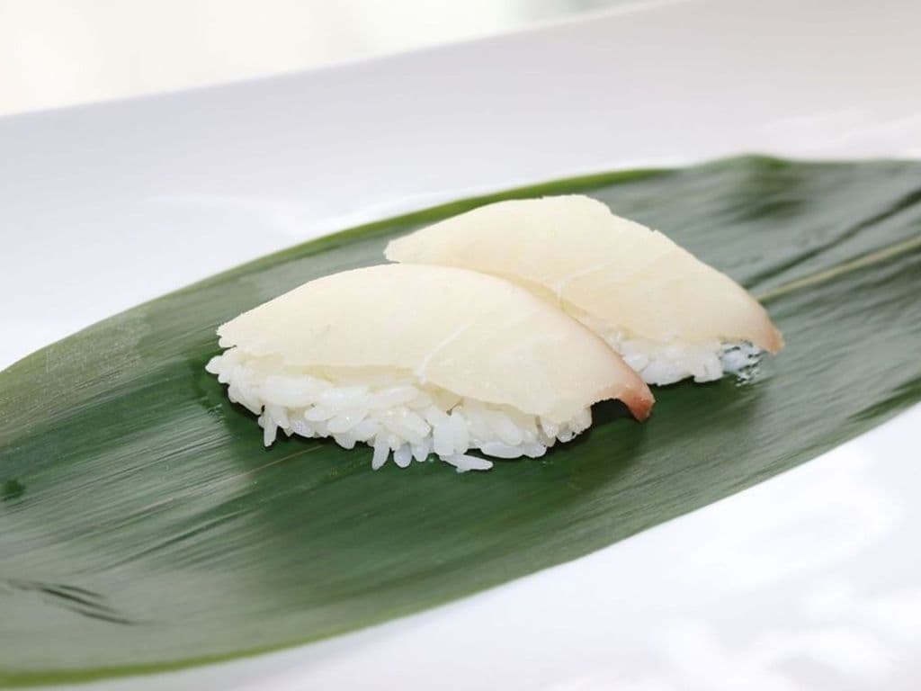 404. Red Snapper Sushi(3pc)