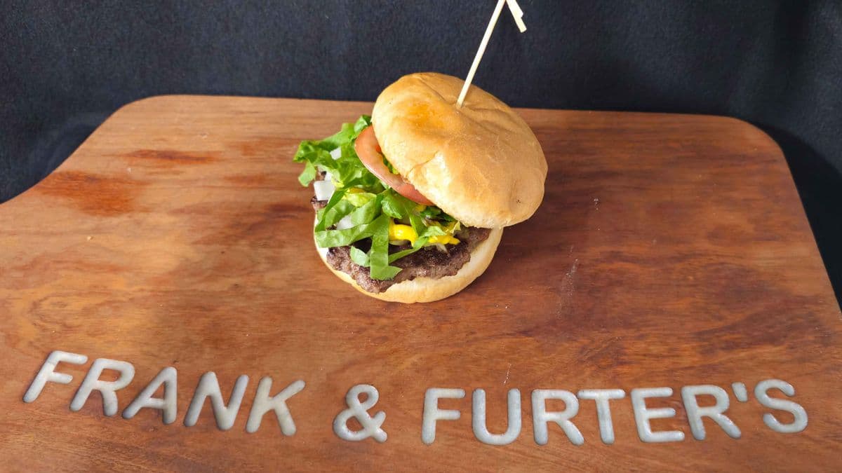 Frank's Classic Burger