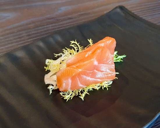  Salmon Sashimi/ Sashimi au saumon 