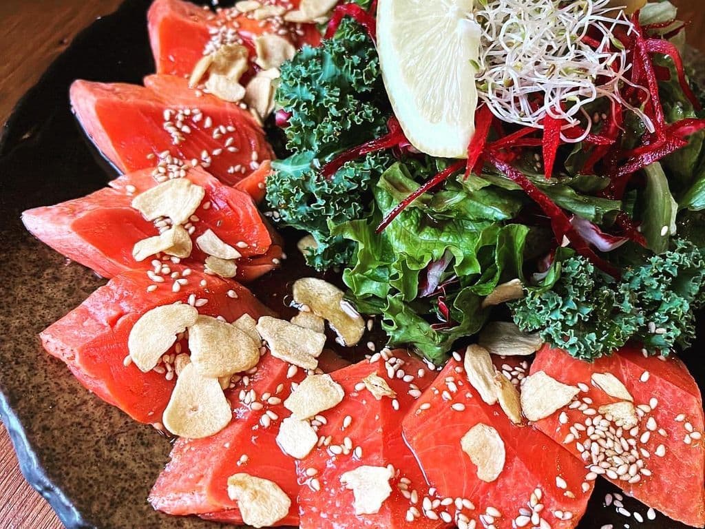 Salmon Tataki Salad