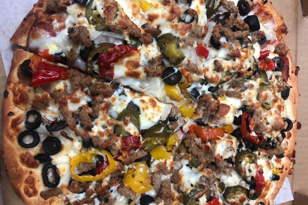 Small Black Night Pizza
