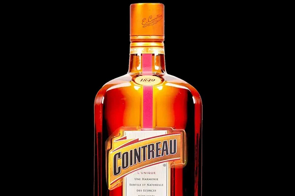 Cointreau 750ml (1 x 750ml)