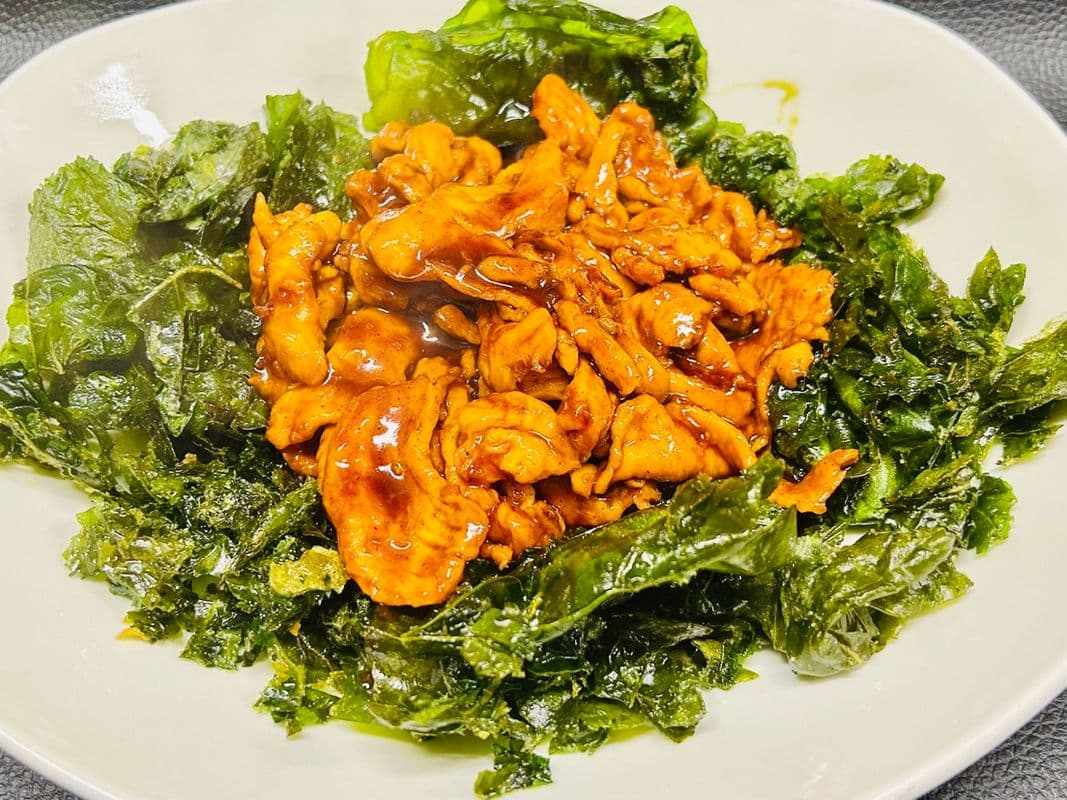 /Sichuan Spinach and Crispy Spinach Chicken / Poulet Sichuan Épinard et Épinard Croustillants