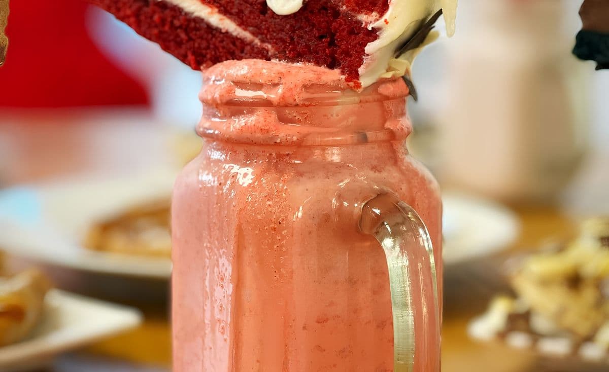 Red Velvet Cake Shake (V)