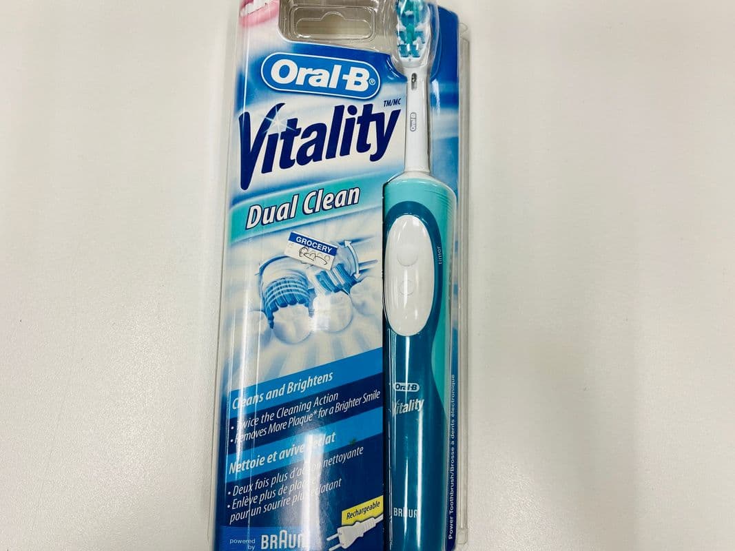 Oral-B Vitality Dual Clean Electric Toothbrush with Charger