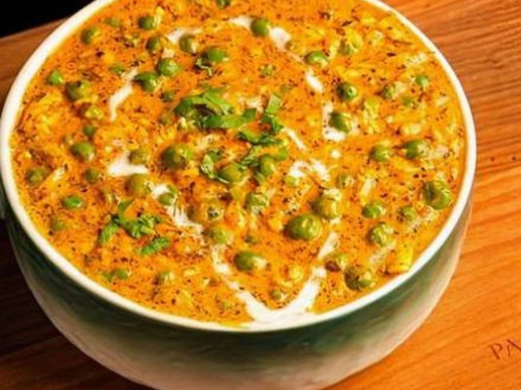 Methi Malai Matar (Contain Nuts)