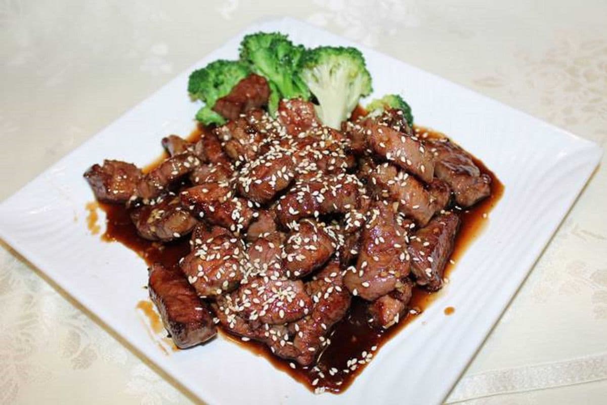 烧汁牛柳粒 Diced Beef with teriyaki Sauce and cashew nut