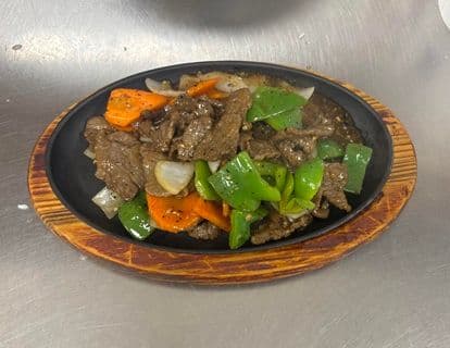 Beef with Black Pepper / 铁板黑椒牛肉