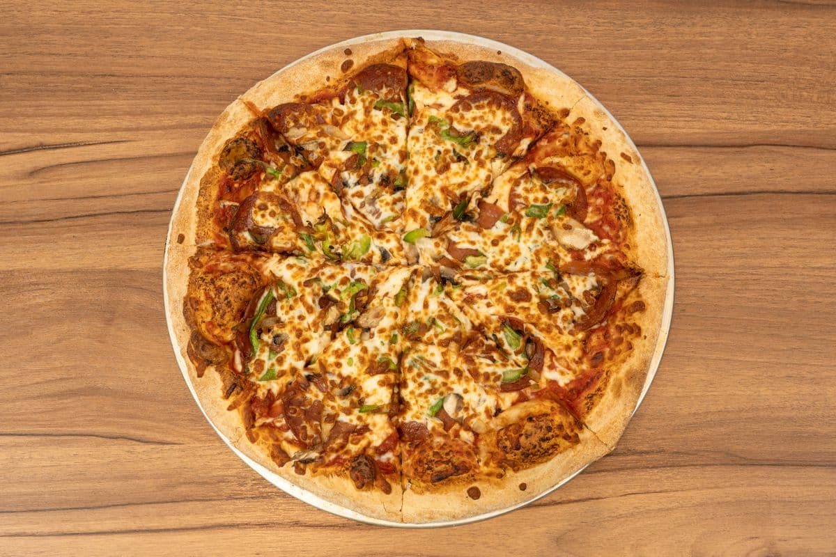 Deluxe Beef Pizza
