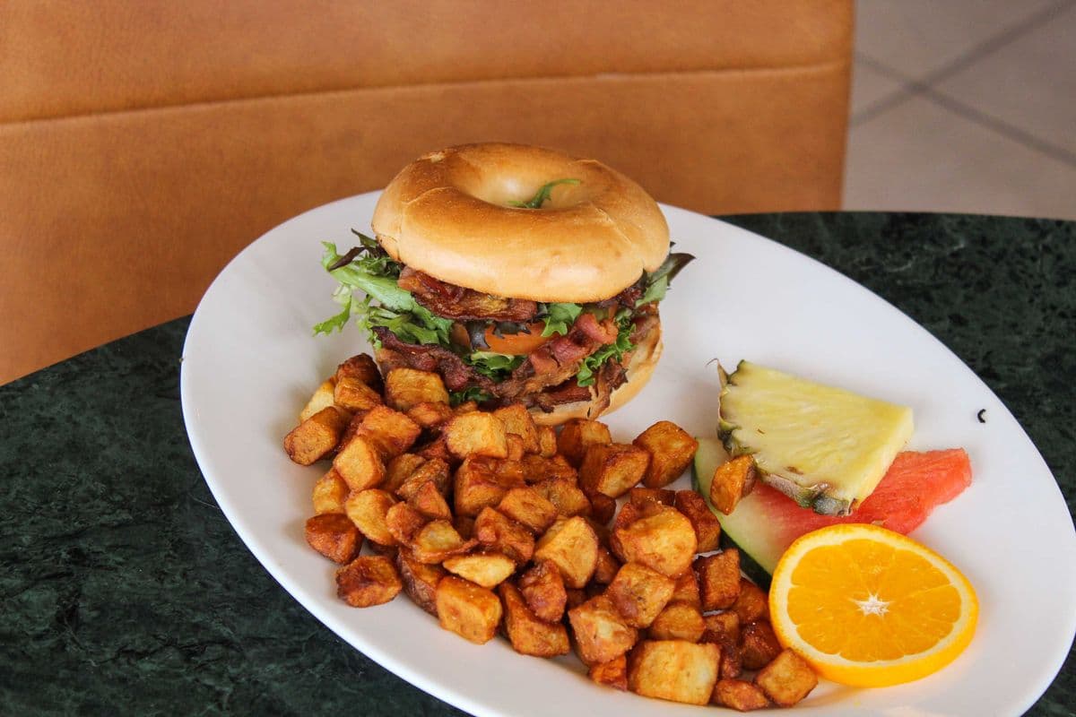 Bagel BLT