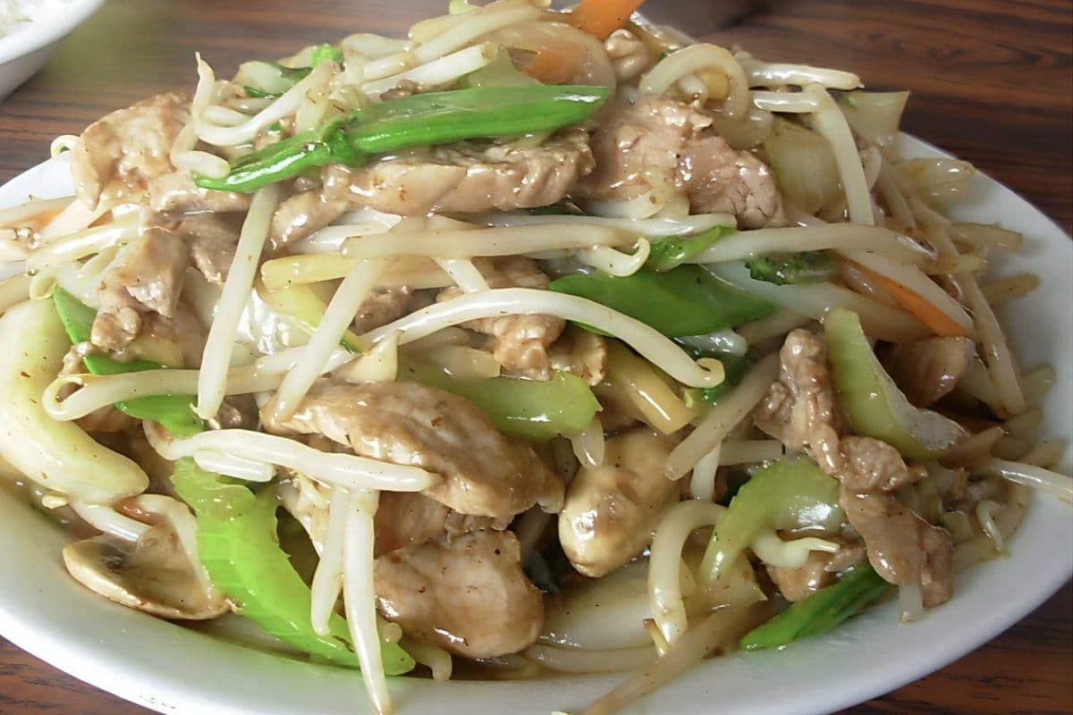 39. Chop Suey or with Beef or Chicken or BBQ Pork 牛肉/鸡肉/叉烧 净杂碎