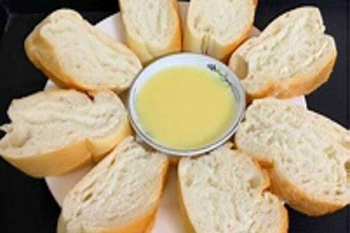 A8. Bánh Mì with condensed milk (6pc)