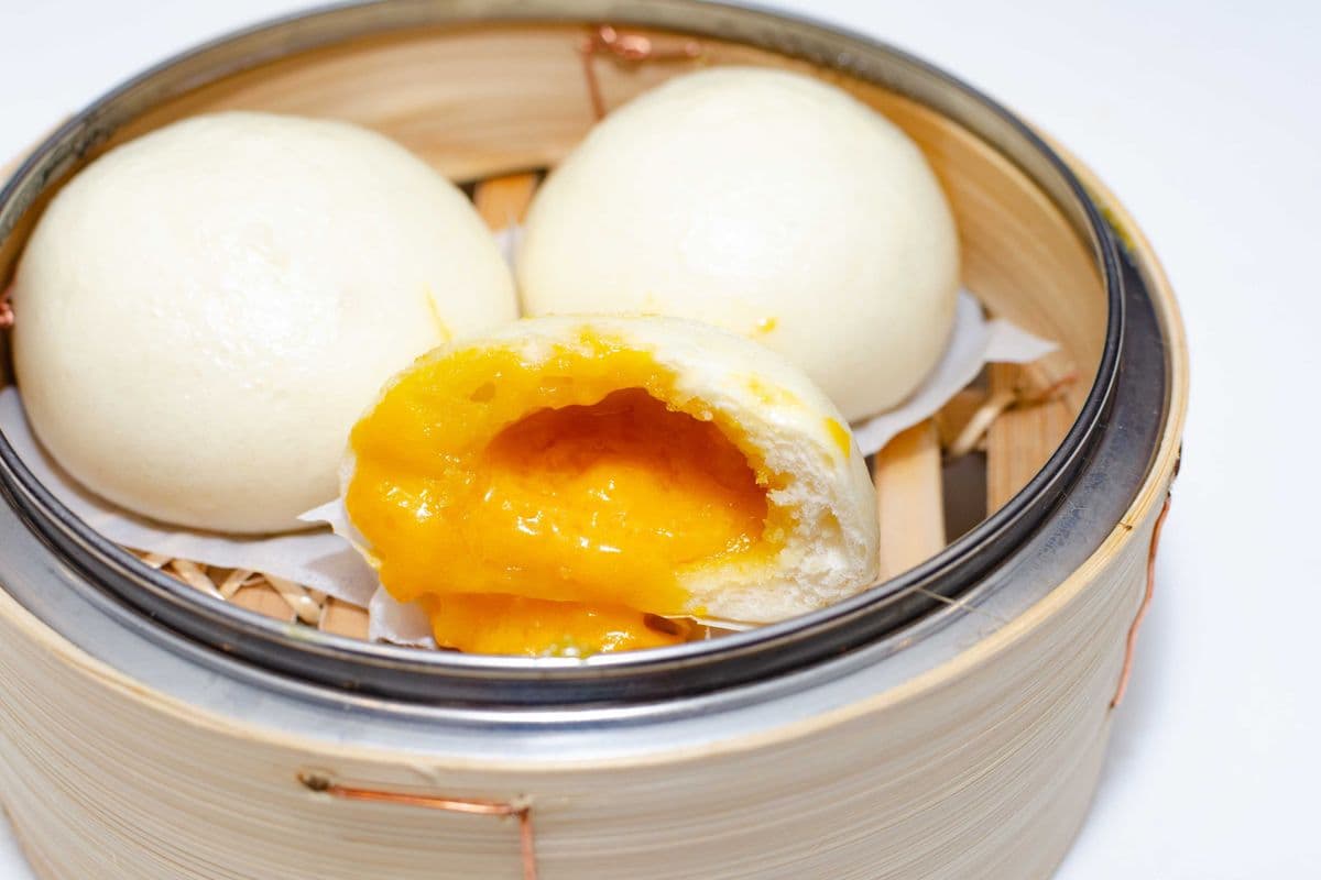 Steamed Sweet Lava Egg Yolk Bun 黃金流沙包